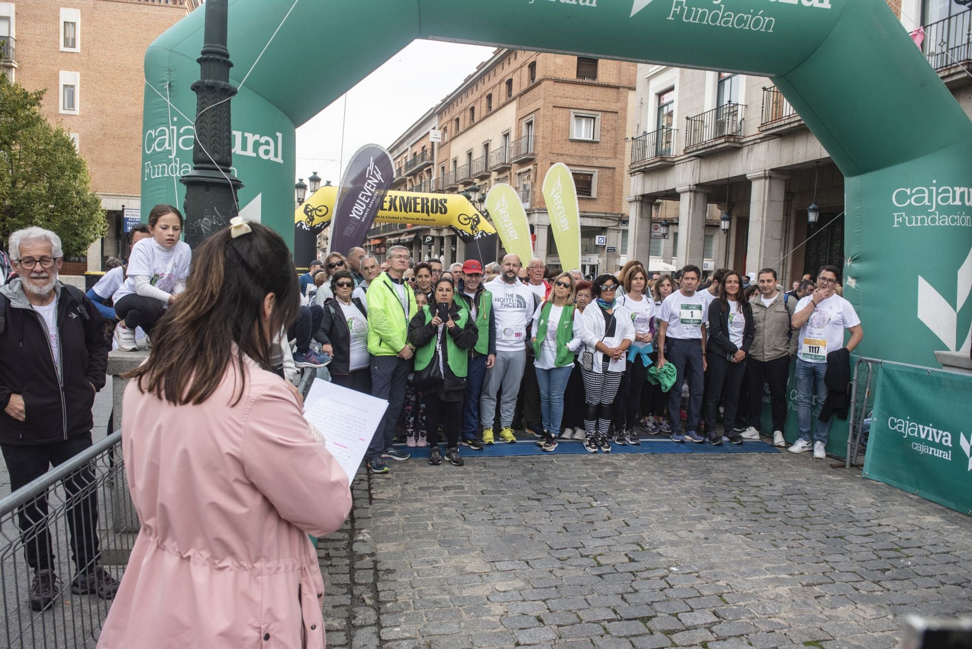 Fotografías de la marcha contra el cáncer de mama 2024