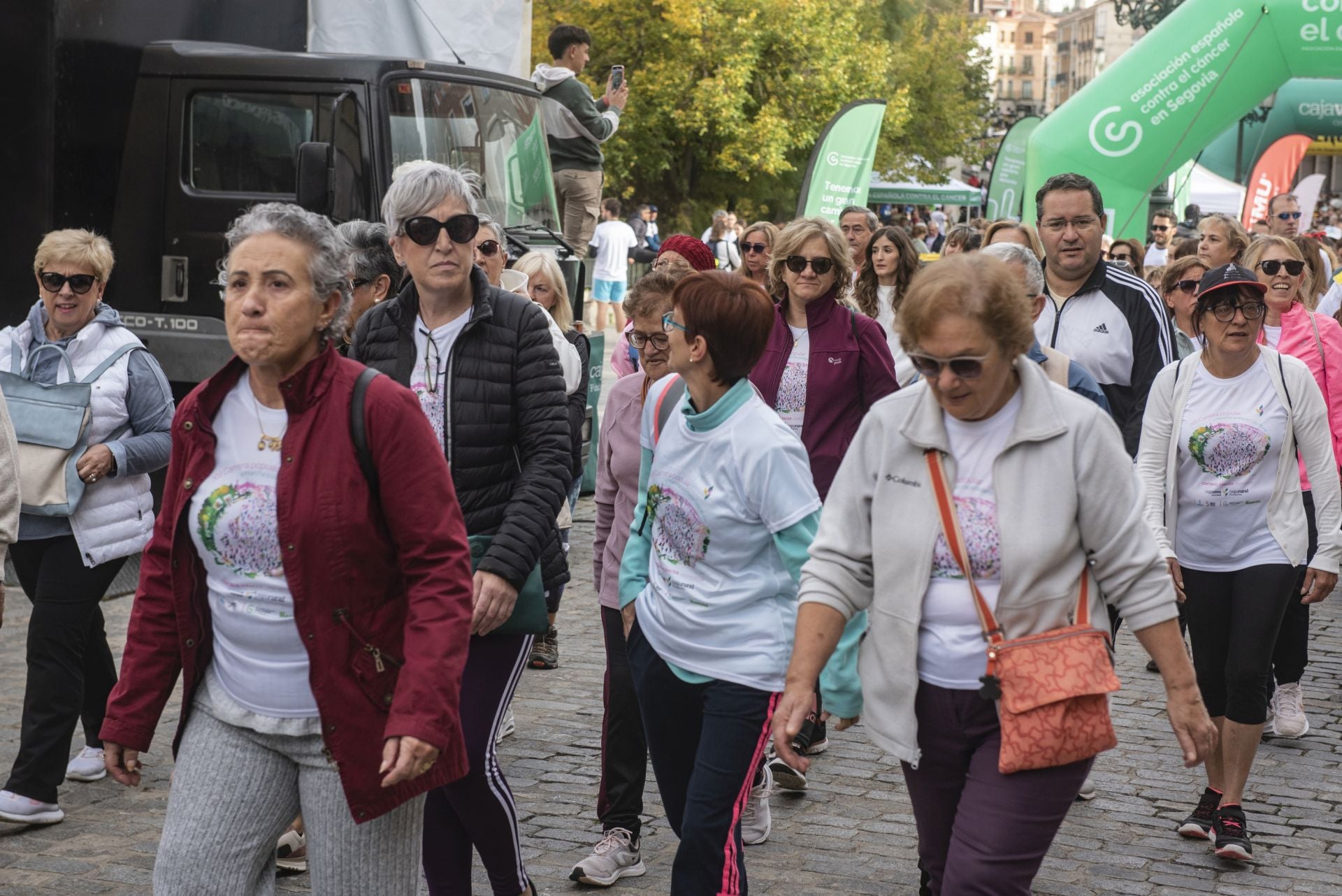 Fotografías de la marcha contra el cáncer de mama 2024