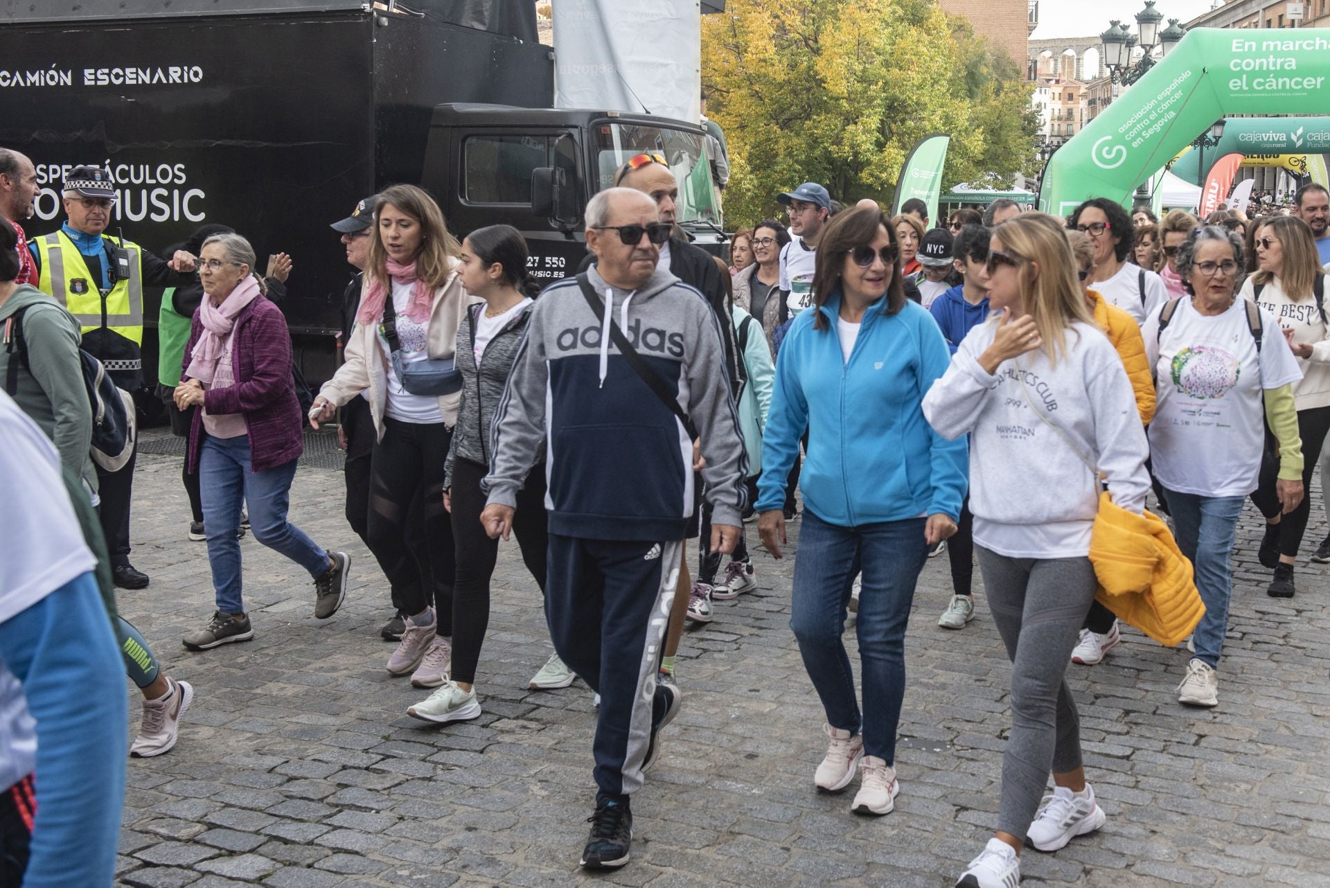 Fotografías de la marcha contra el cáncer de mama 2024