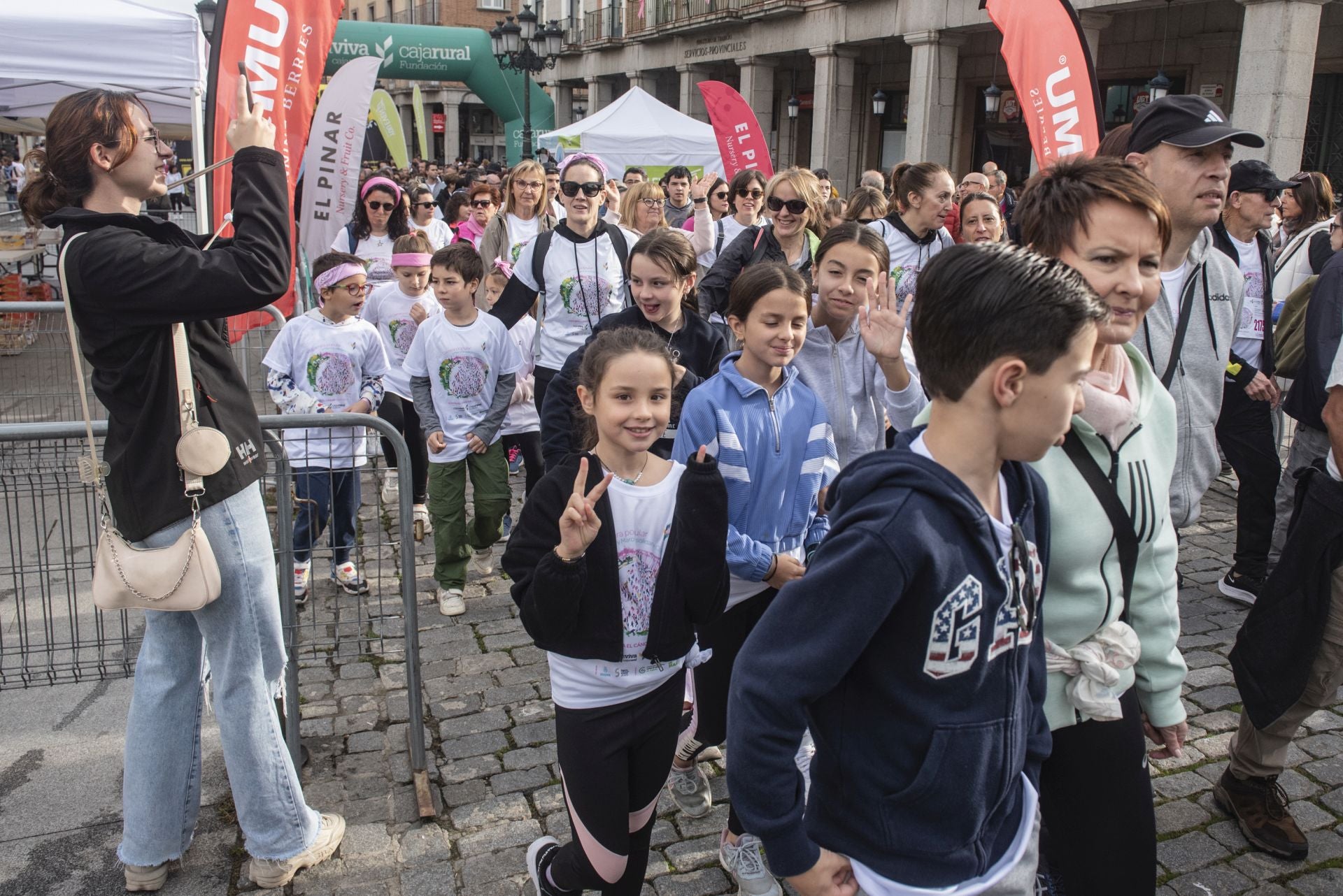 Fotografías de la marcha contra el cáncer de mama 2024