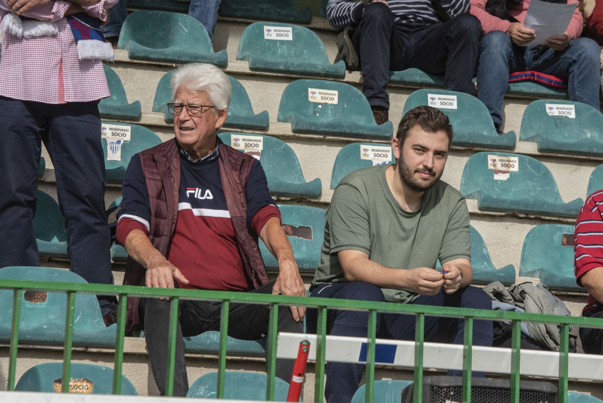 Búscate en las gradas de La Albuera durante el Segoviana vs Real Unión