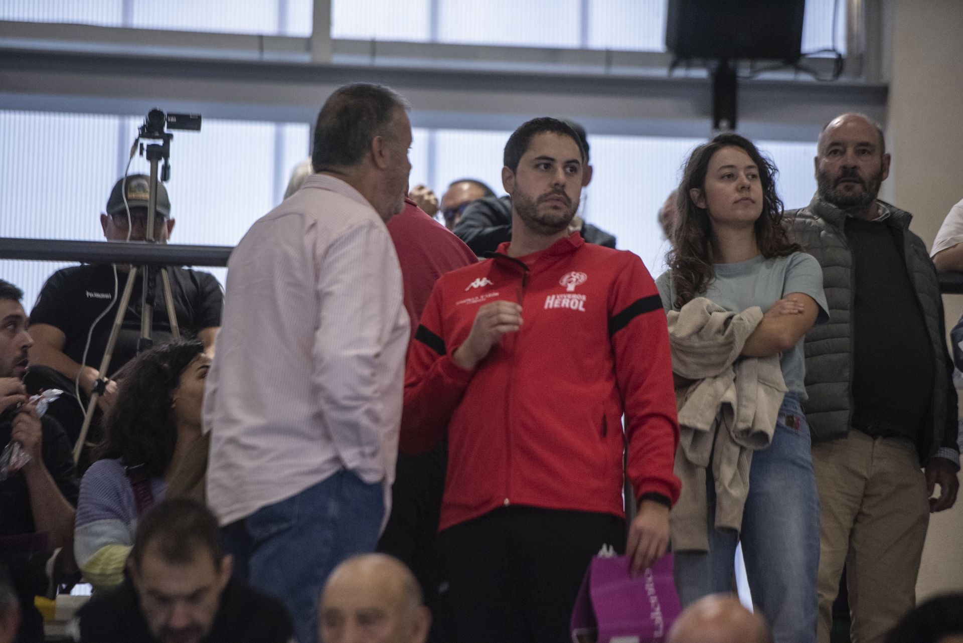 Búscate en las gradas del Guerreros Naveros en el Nava vs Barcelona