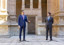 Pedro Sánchez y Alfonso Fernández Mañueco, durante la Conferencia de Presidentes que se celebró en Salamanca en julio de 2021.