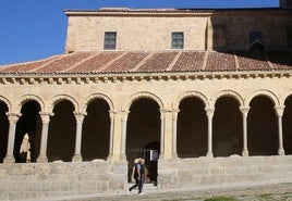La fachada de la iglesia de San Esteban luce ya sin los andamios de las obras de la cubierta.