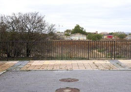 Los terrenos que comenzarán a urbanizarse en primavera de 2025 vistos desde la calle Lagar de Cano, en el entorno Valparaíso.