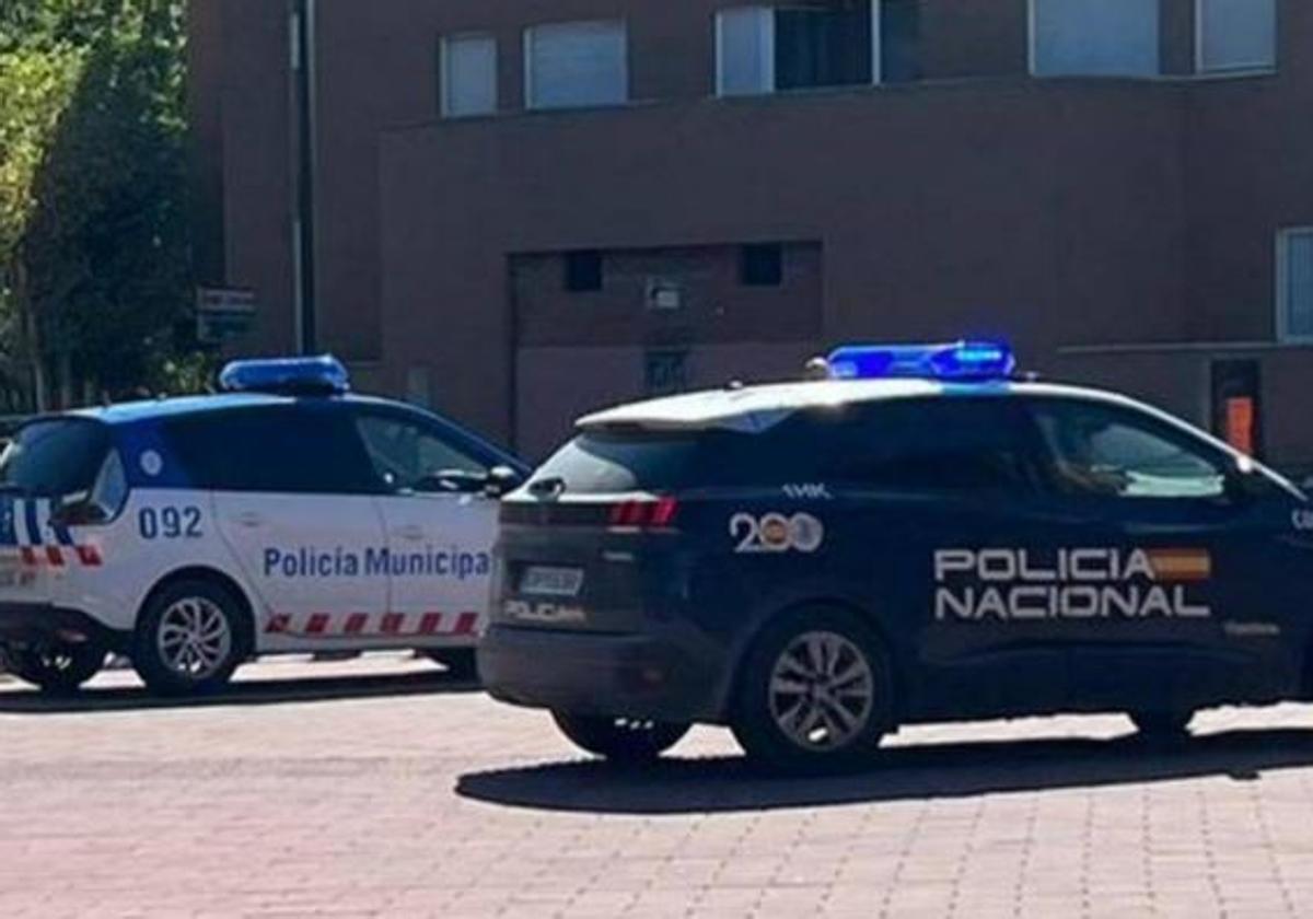 Imagen de archivo de vehículos policiales en una intervención en Valladolid.