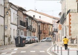 Imagen de archivo de una calle de Nava del Rey.