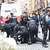 La protesta por los árboles del Oeste: contundencia policial, denuncias y gritos al alcalde