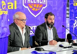 Gonzalo Ibáñez y Luis Antonio Santos, este martes, en la rueda de prensa de presentación del acuerdo.