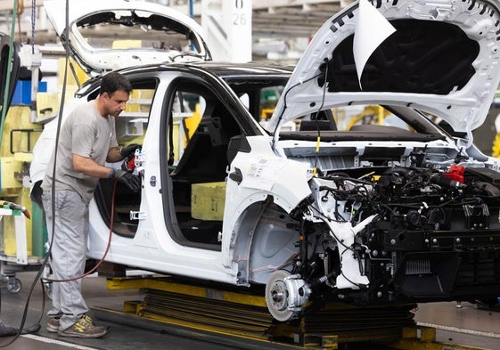 Cadena de montaje del nuevo Renault Captur en Valladolid.