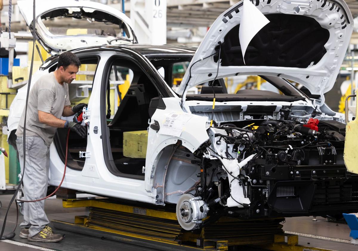Cadena de montaje del nuevo Renault Captur en Valladolid.