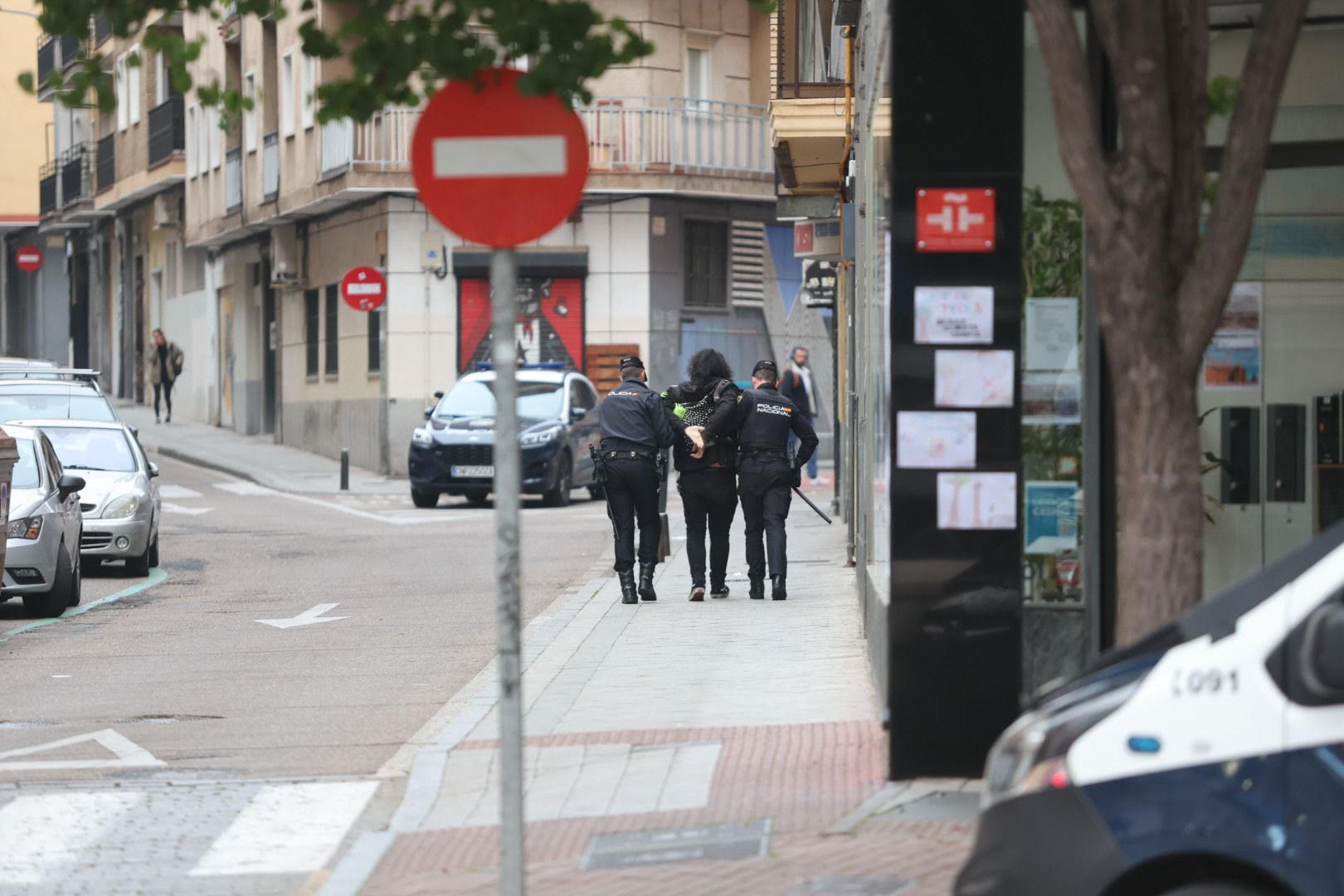 Protesta vecinal por la tala de árboles e intervención policial en Salamanca