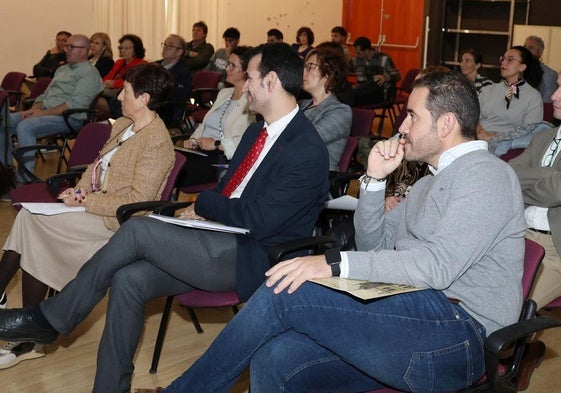 Los alcaldes de Dueñas y de Medina de Rioseco, de derecha a izquierda, siguen las jornadas.