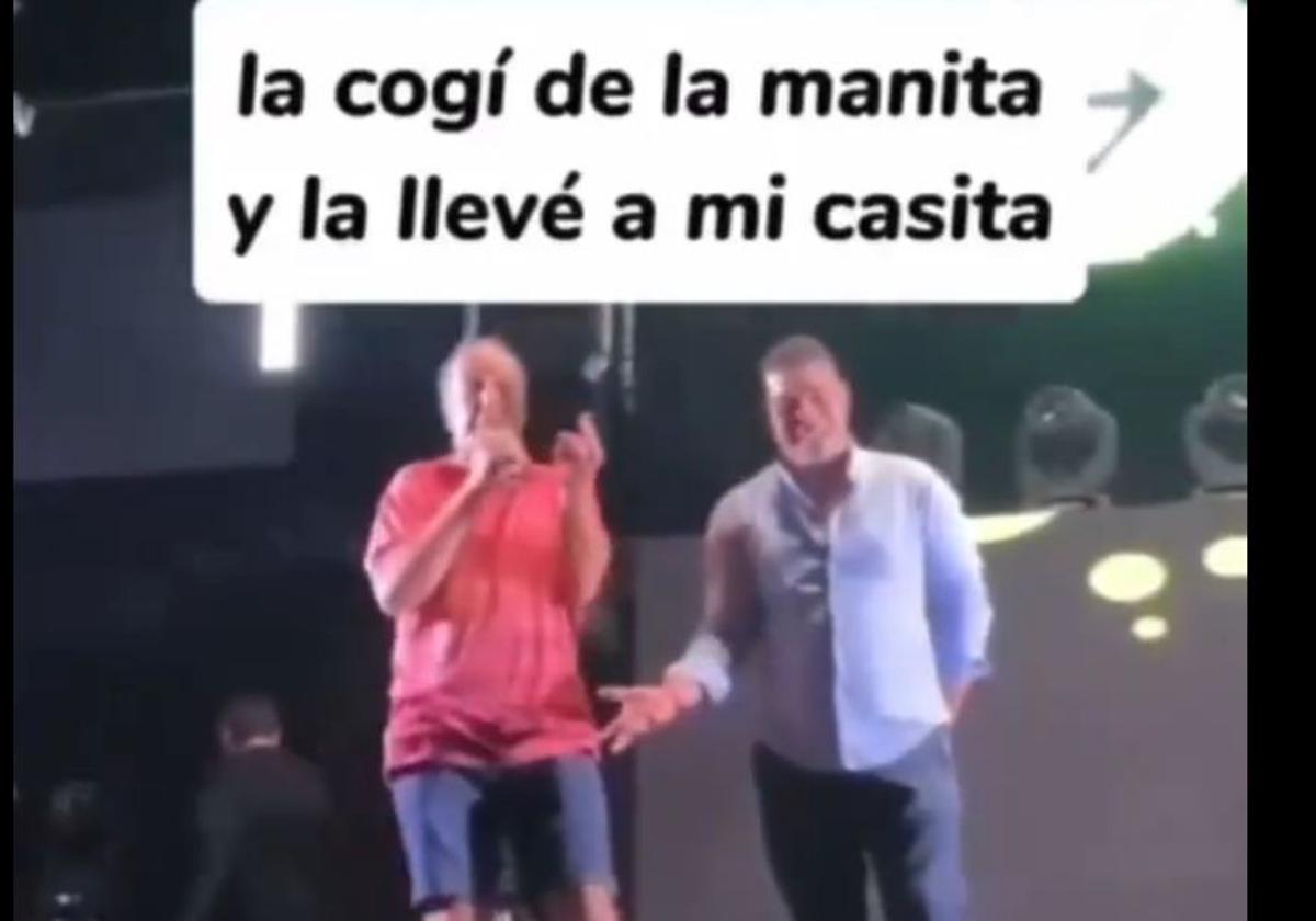 Fragmento del vídeo en el que se ve al alcalde cantar la canción.