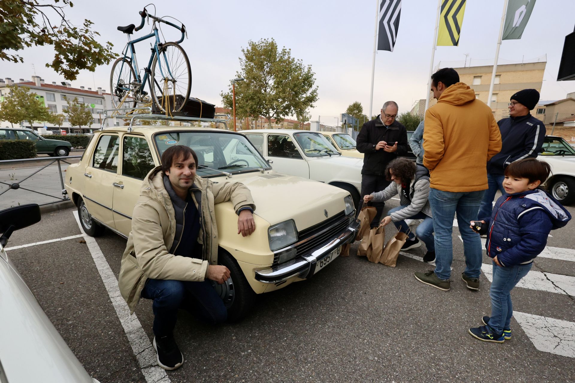 Las imágenes de la concentración por el 50 aniversario del Renault Siete