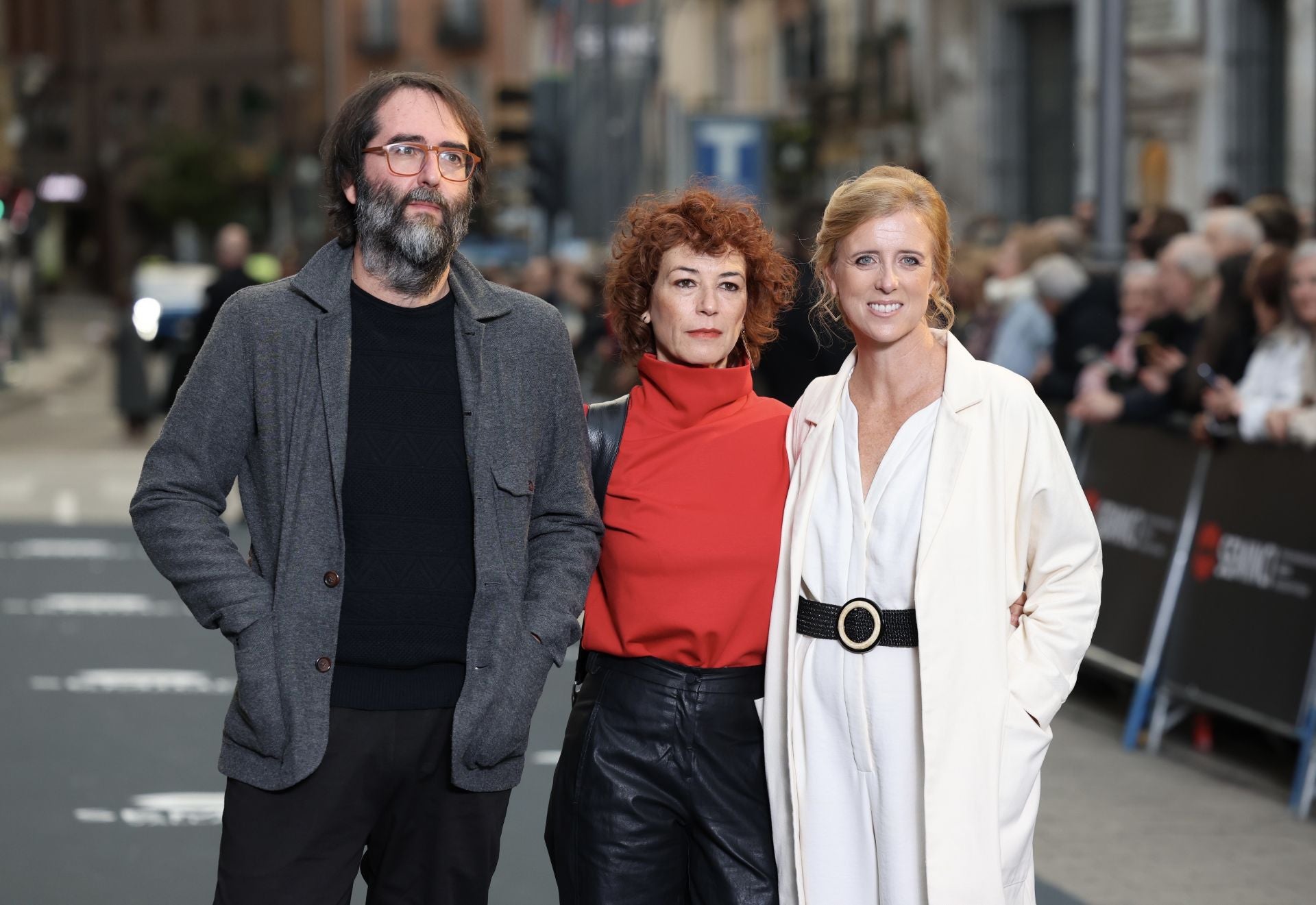 El director Alejandro Alvarado, la directora Concha Barquero y la productora Hemi Fortes