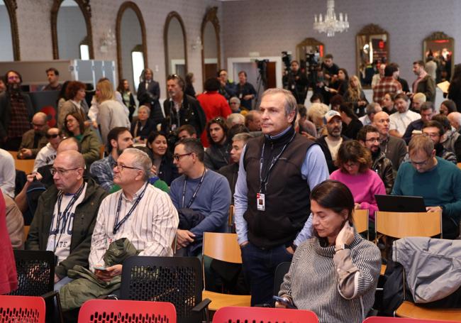 Periodistas a la espera de conocer el palmarés.