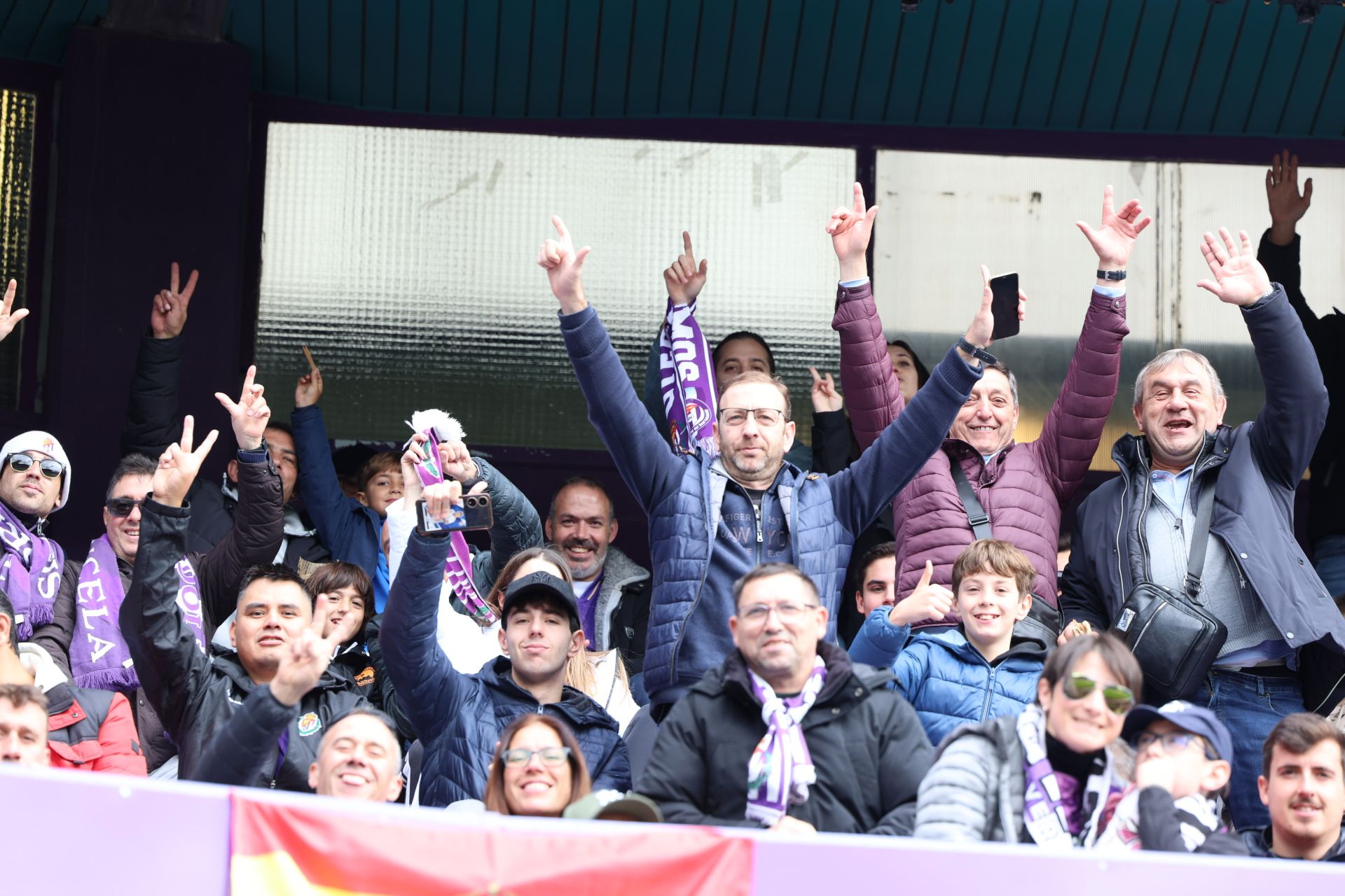 Búscate en la grada del estadio José Zorrilla (2/4)