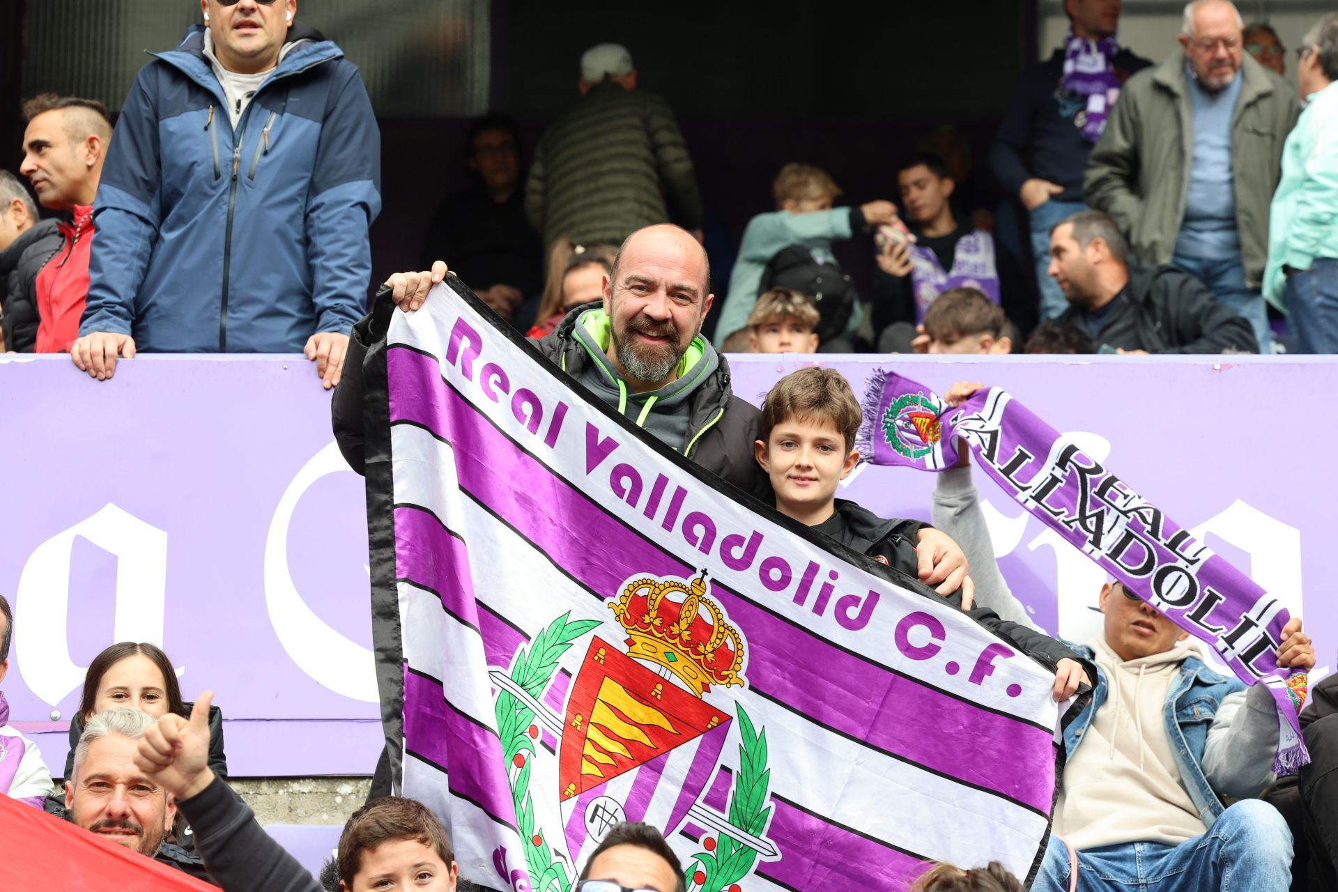 Búscate en la grada del estadio José Zorrilla (2/4)