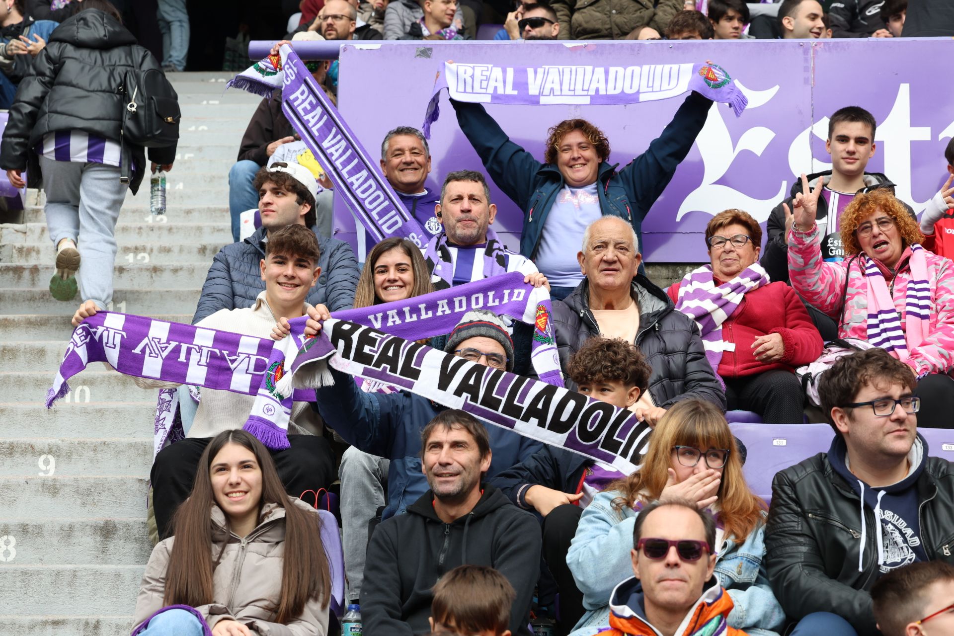 Búscate en la grada del estadio José Zorrilla (3/4)