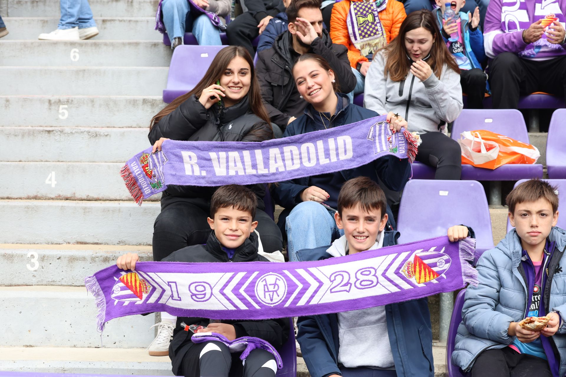 Búscate en la grada del estadio José Zorrilla (3/4)