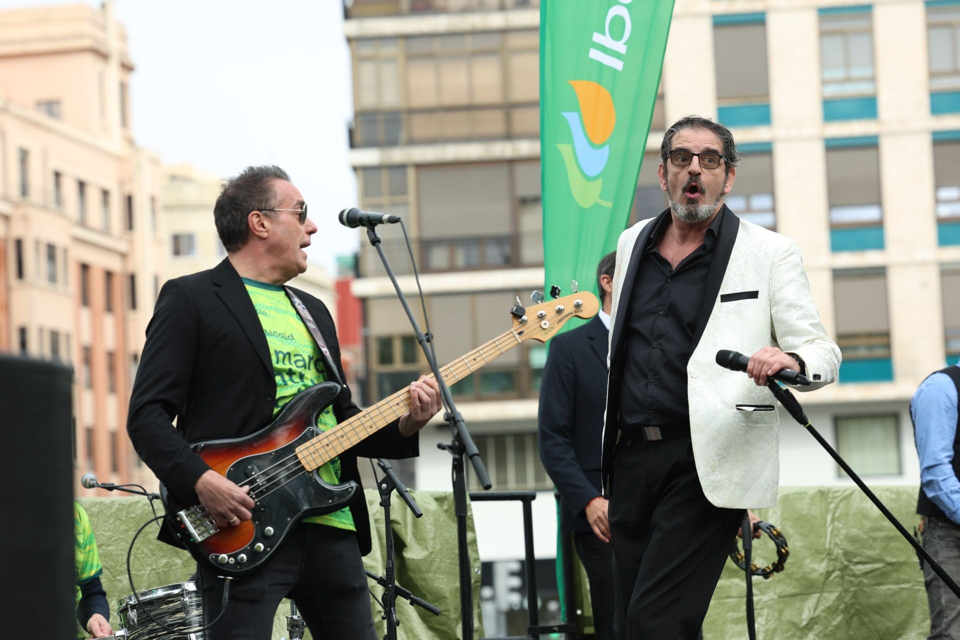 Ambiente posterior a la Marcha Contra en Cáncer en Valladolid. Concierto de 'Los pichas'