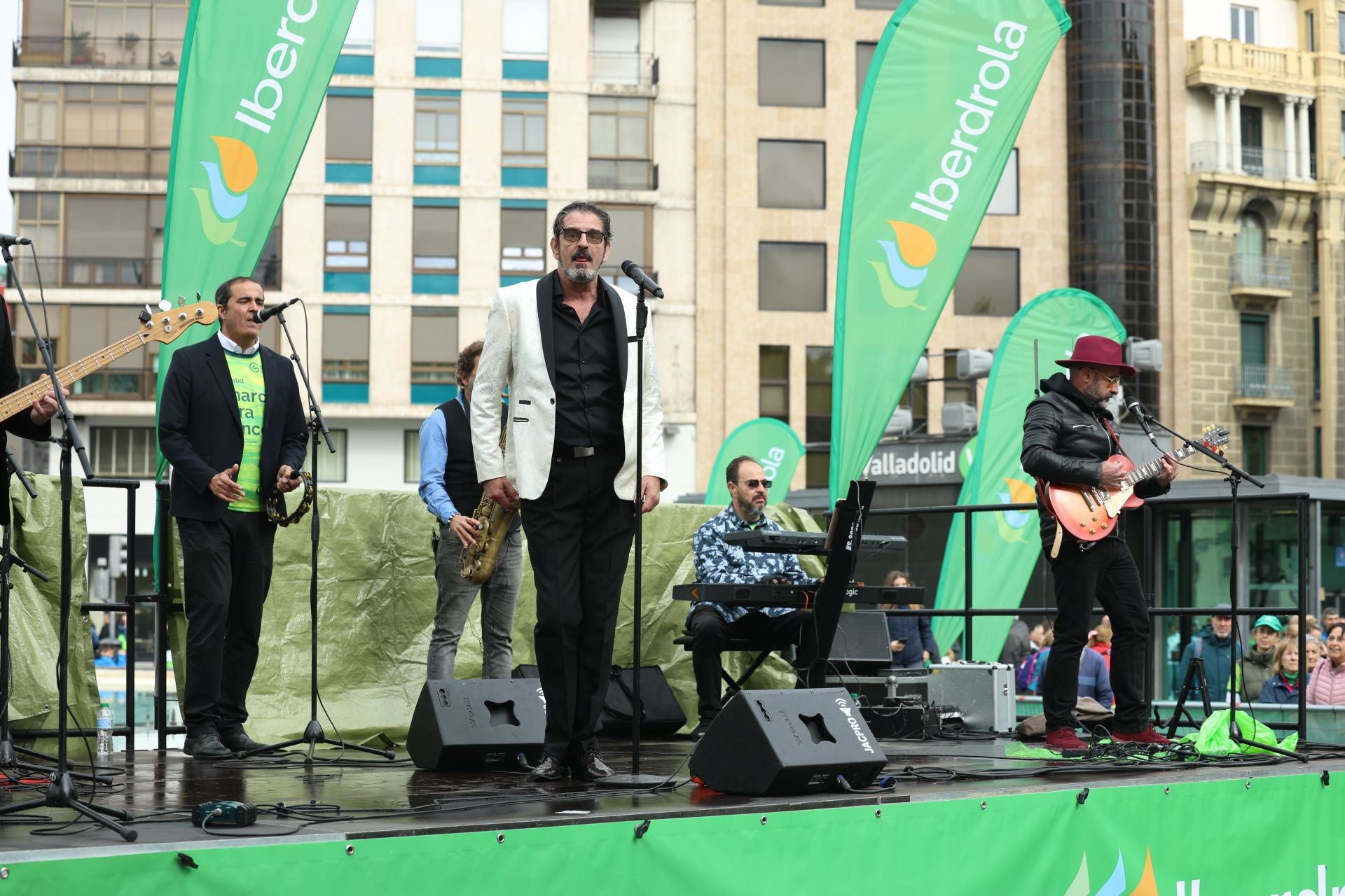 Ambiente posterior a la Marcha Contra en Cáncer en Valladolid. Concierto de 'Los pichas'