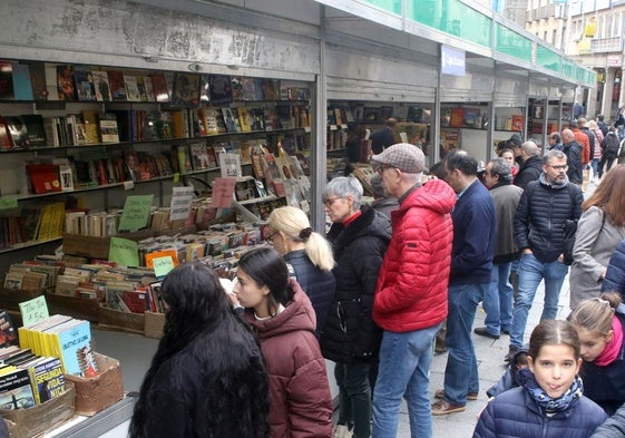 Feria del Libro Antiguo de Segovia, en noviembre del año pasado, en la avenida del Acueducto.
