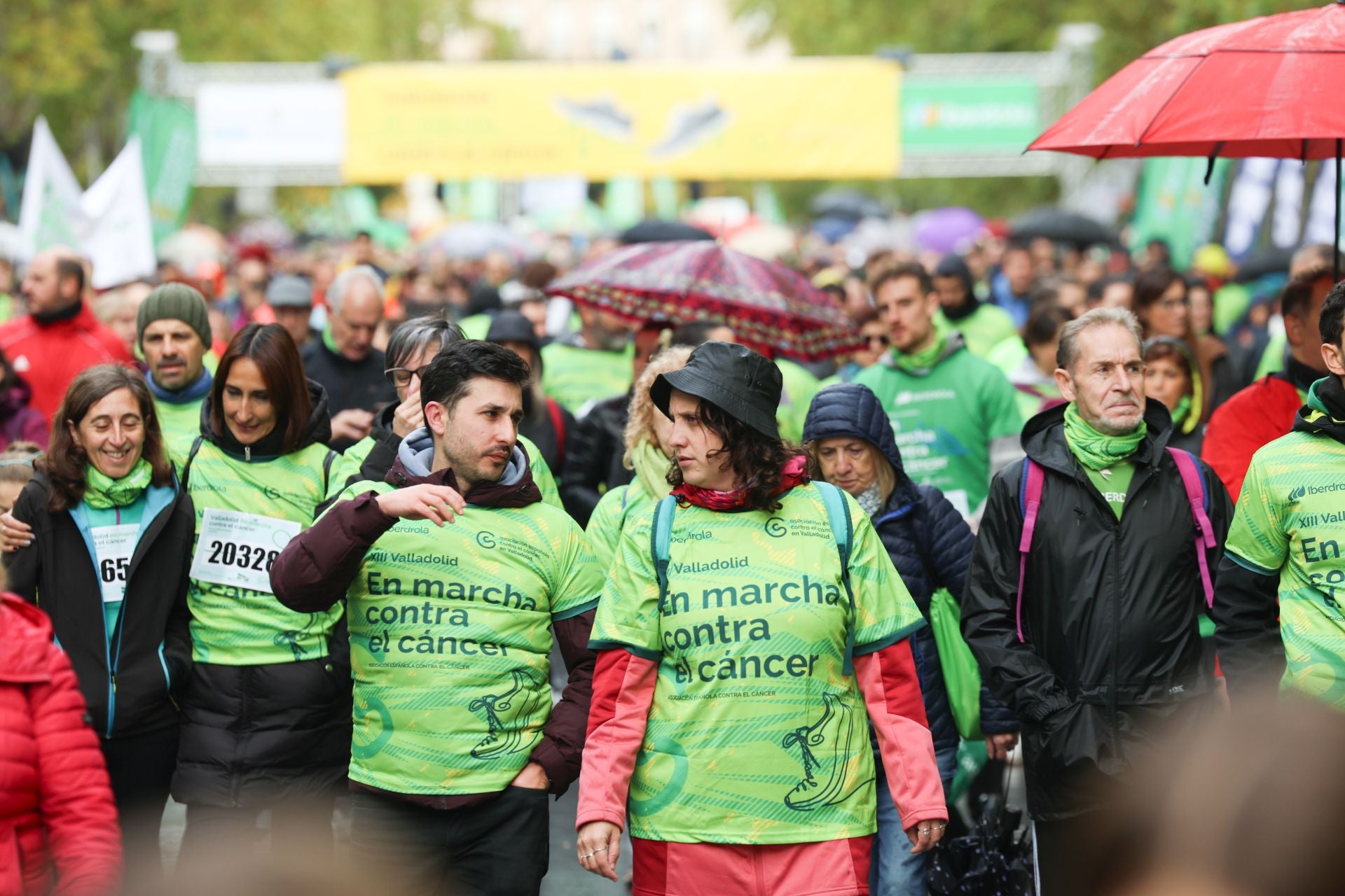 Todas las imágenes de la XIII Marcha contra el cáncer en Valladolid (3/3)