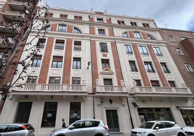 El edificio del doctor Julio Jolín Daguerre frente al Santuario Nacional