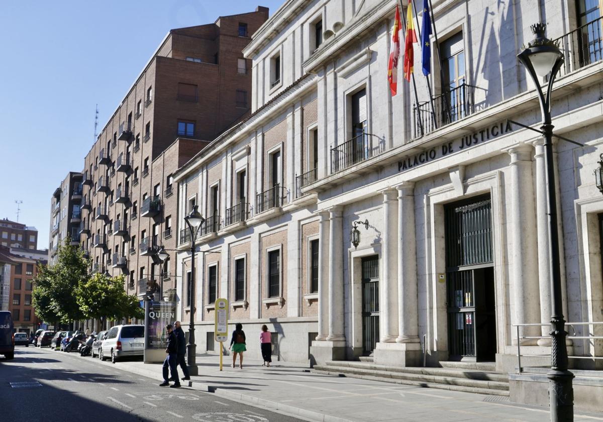 Fachada de la Audiencia de Valladolid, en una imagen de archivo.