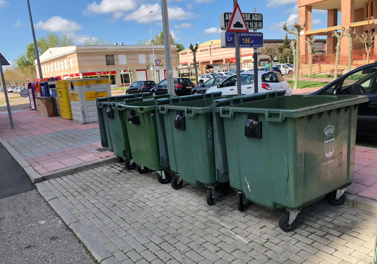 Contenedores de basura en Laguna de Duero.