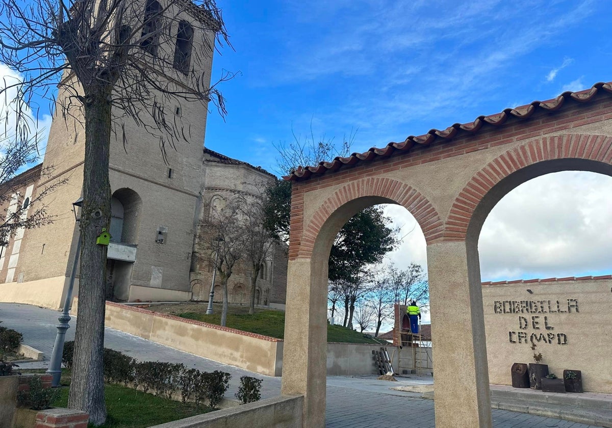 Entorno cercano a la Iglesia de San Matías Apóstol de Bobadilla del Campo