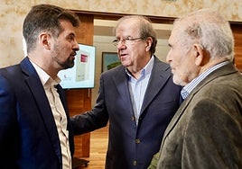 Jacinto Canales, subdelegado del Gobierno en Valladolid; Carlos Sánchez-Reyes, expresidente de las Cortes; Agustín Sánchez de Vega, presidente del Consultivo; Juan Vicente Herrera y Demetrio Madrid, expresidentes de Castilla y León.