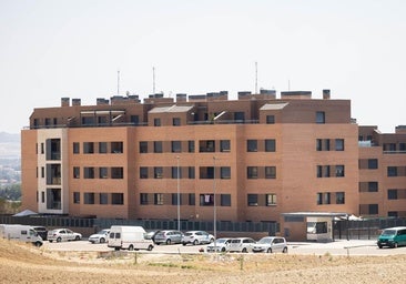 Primeras absoluciones por «okupar» el edificio de la Sareb en Arroyo