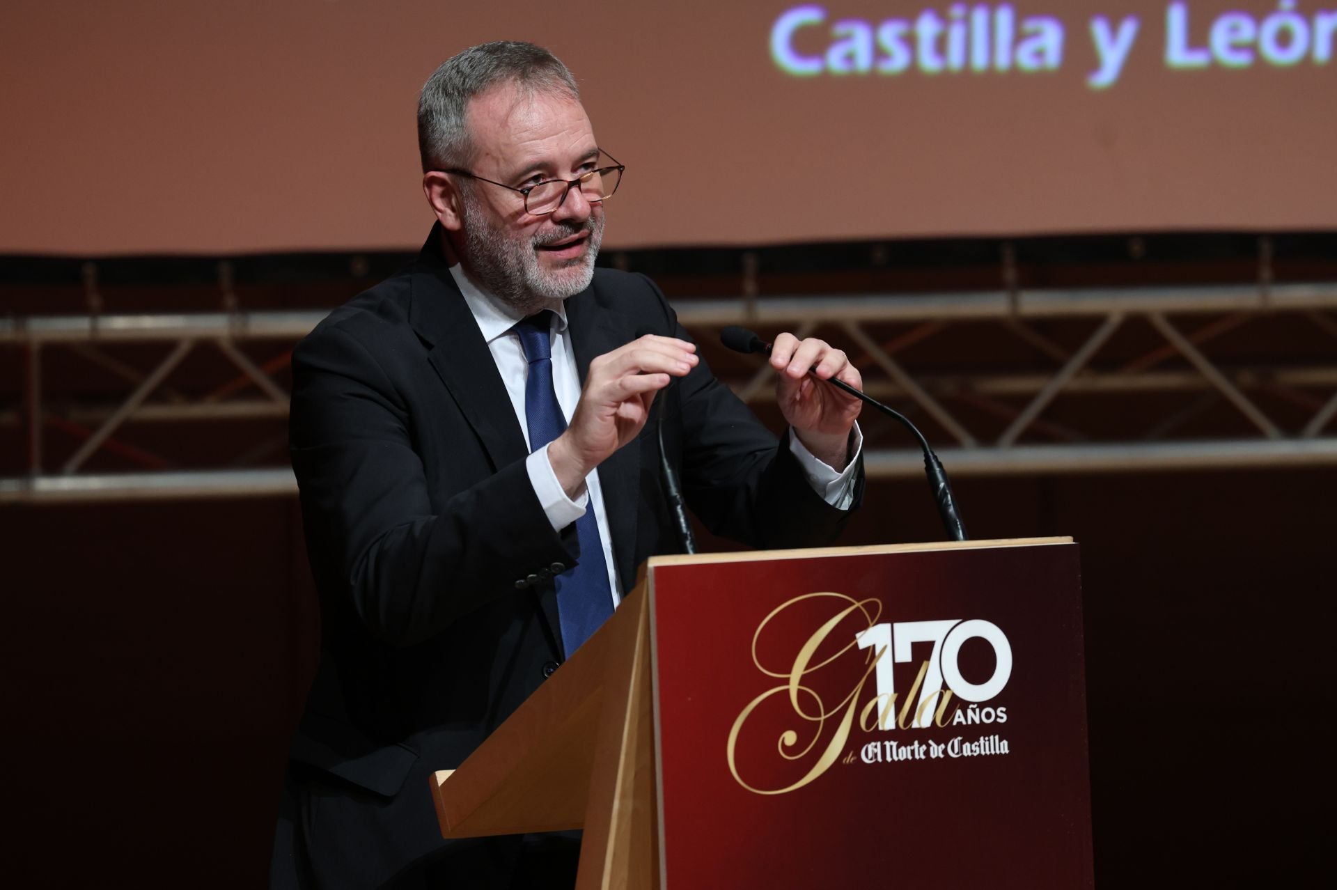 El director de El Norte de Castilla, Ángel Órtiz, durante su discurso en la gala del 170 aniversario