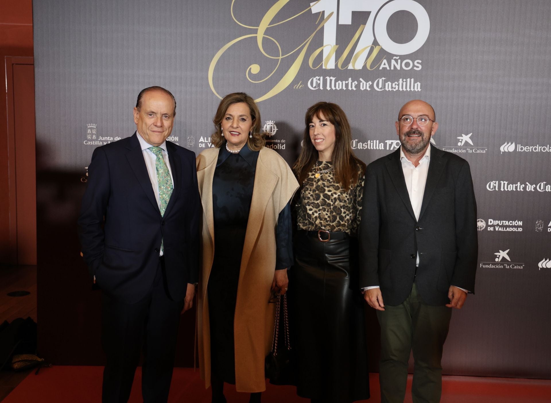 José Antonio, Lobato, Ana Ayala, Silvia Gómez, Roberto Cabezas