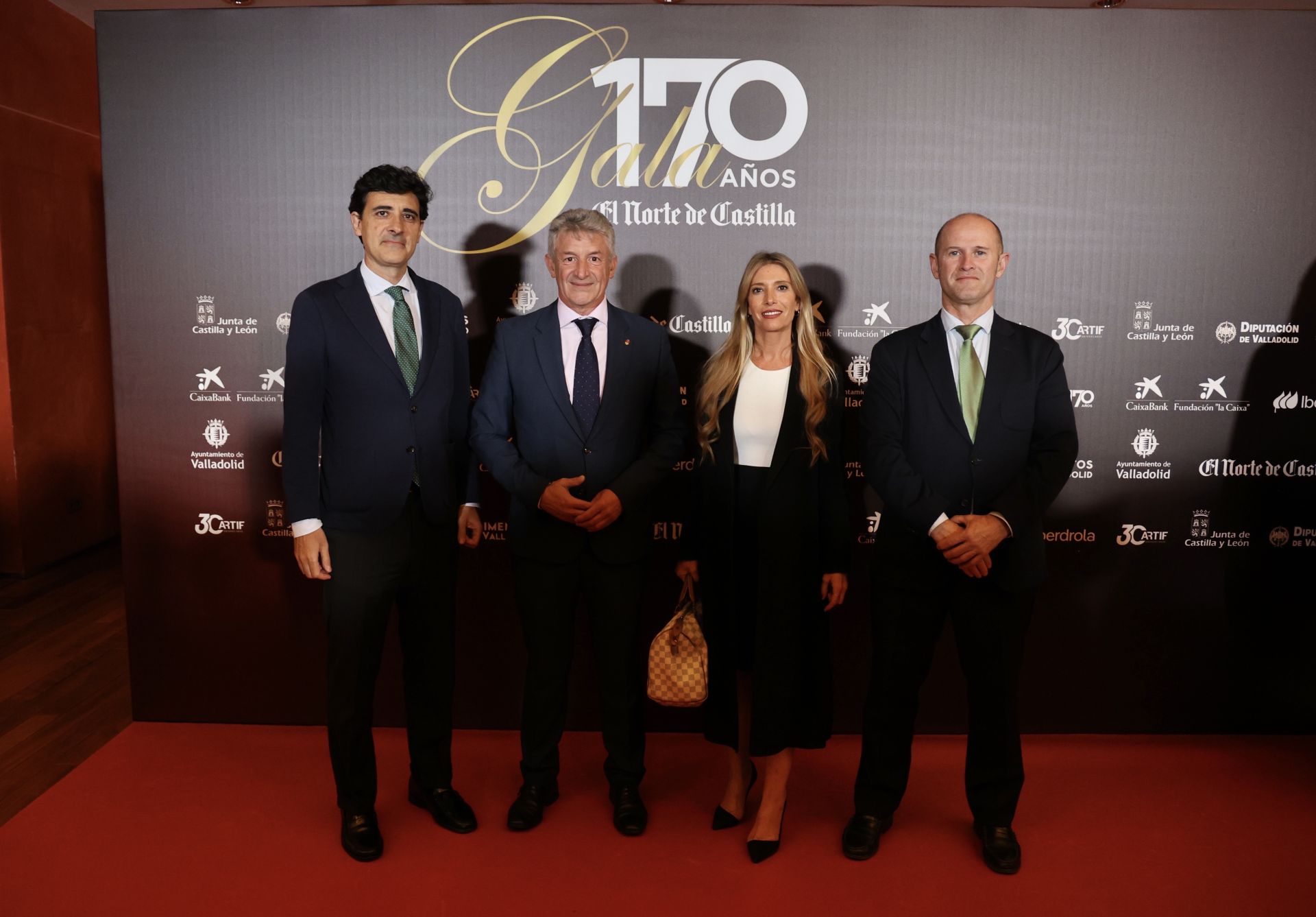 Ignacio Antolín, Silvia Herrero y Miguel Calvo de Iberdrola y el alcalde de Arroyo de la Encomienda, Sarbelio Fernández