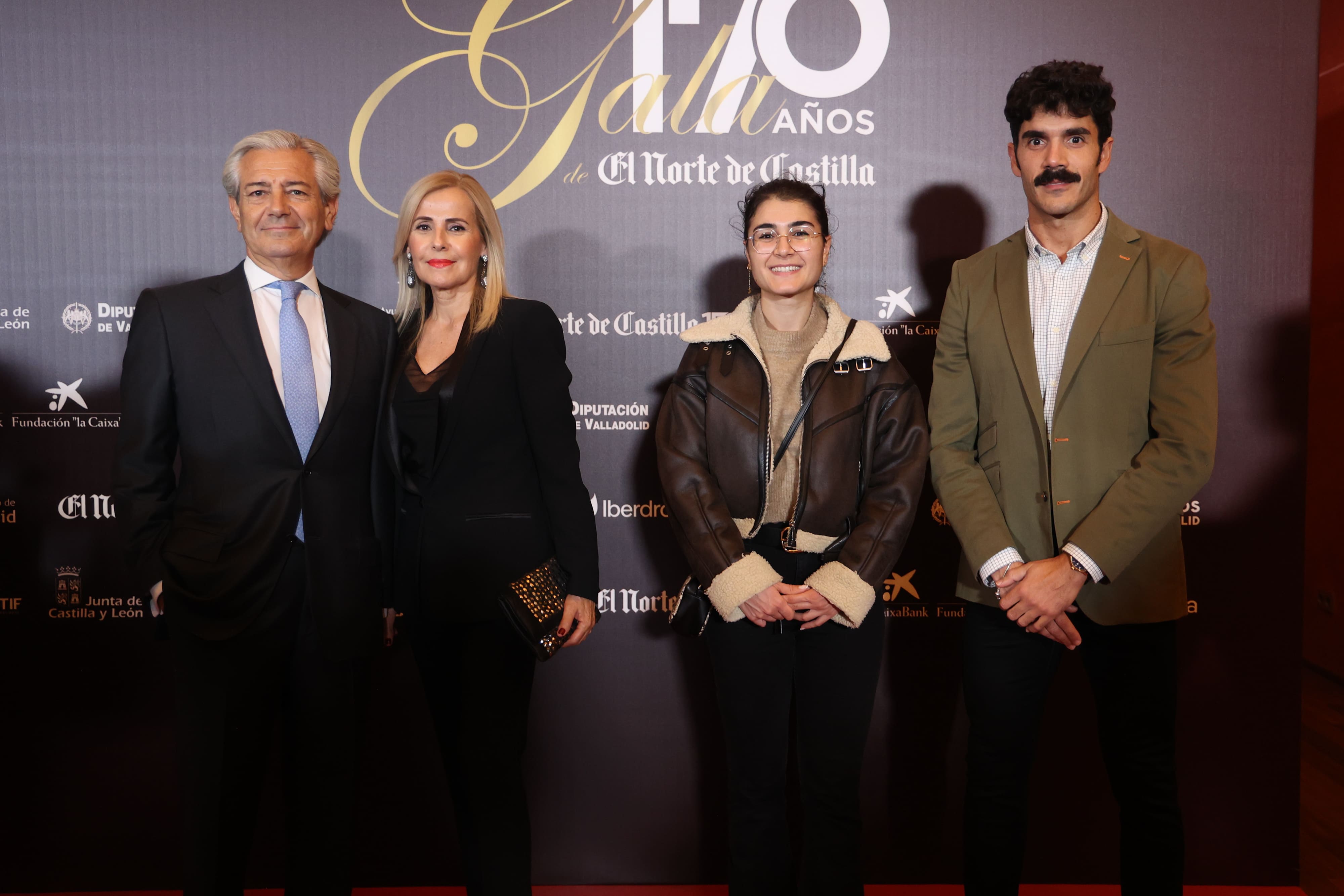 Antonio Ares, Esperanza Manzano, Paula Alonso y Héctor Alonso.