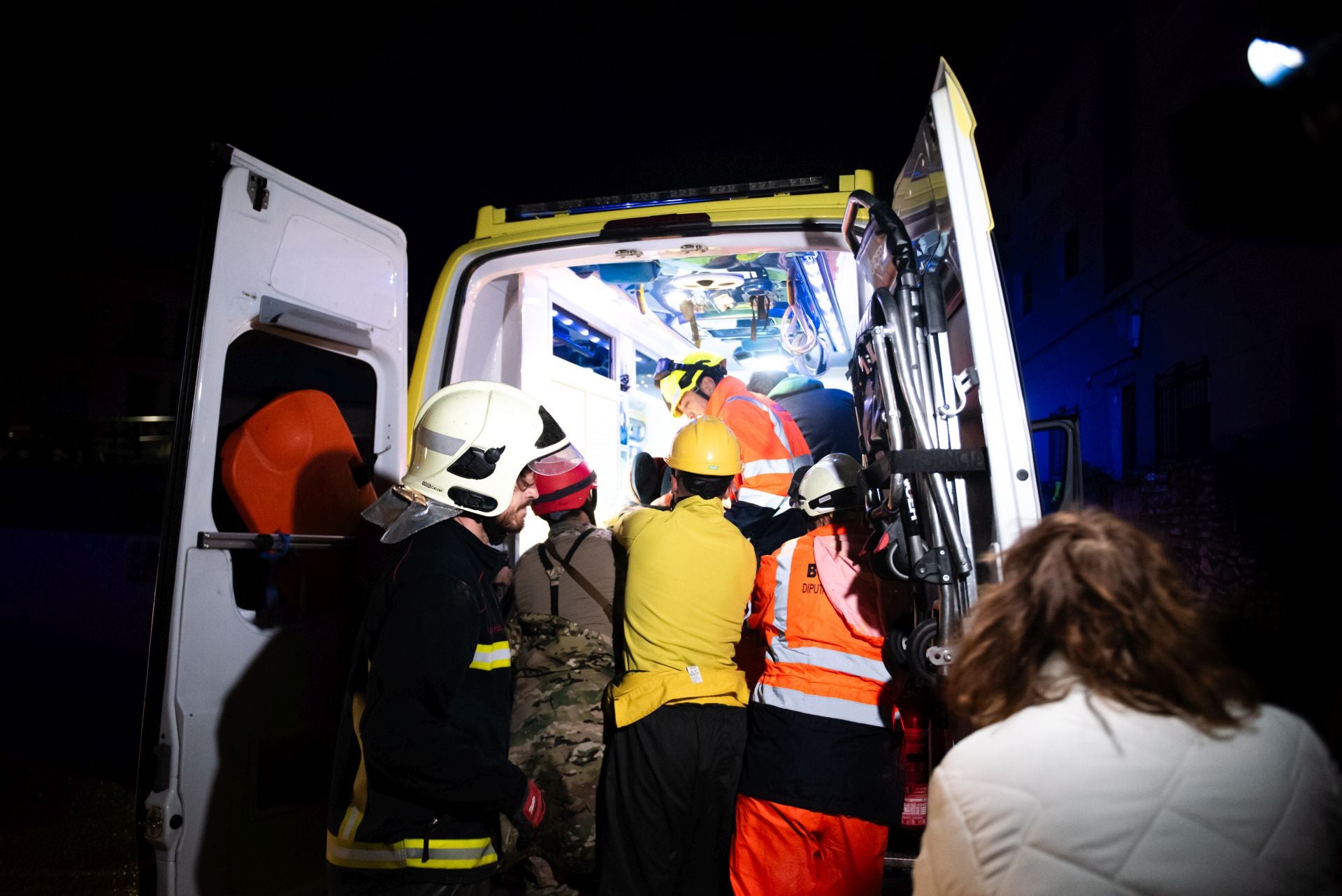 Los servicios de emergencia trabajan en en Letur, Albacete.