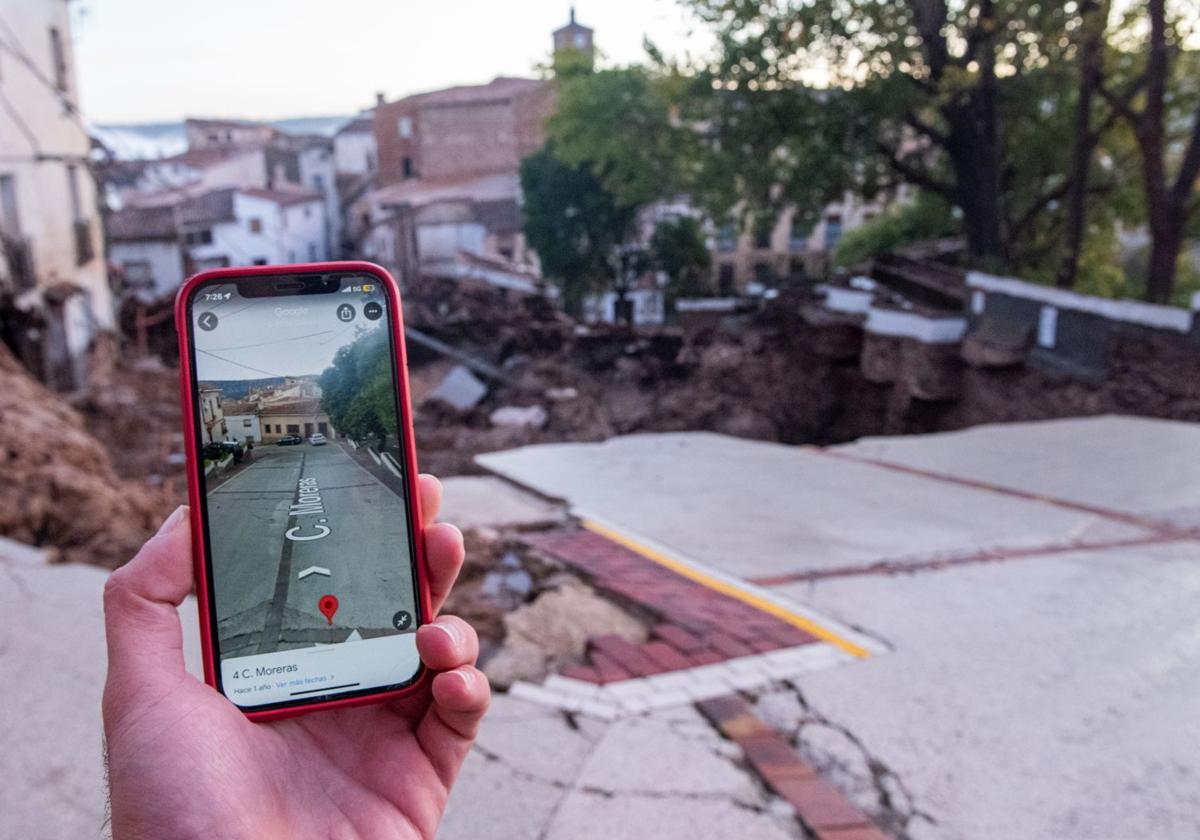 Un teléfono ayuda a comparar el antes y el después de Letur (Albacete).