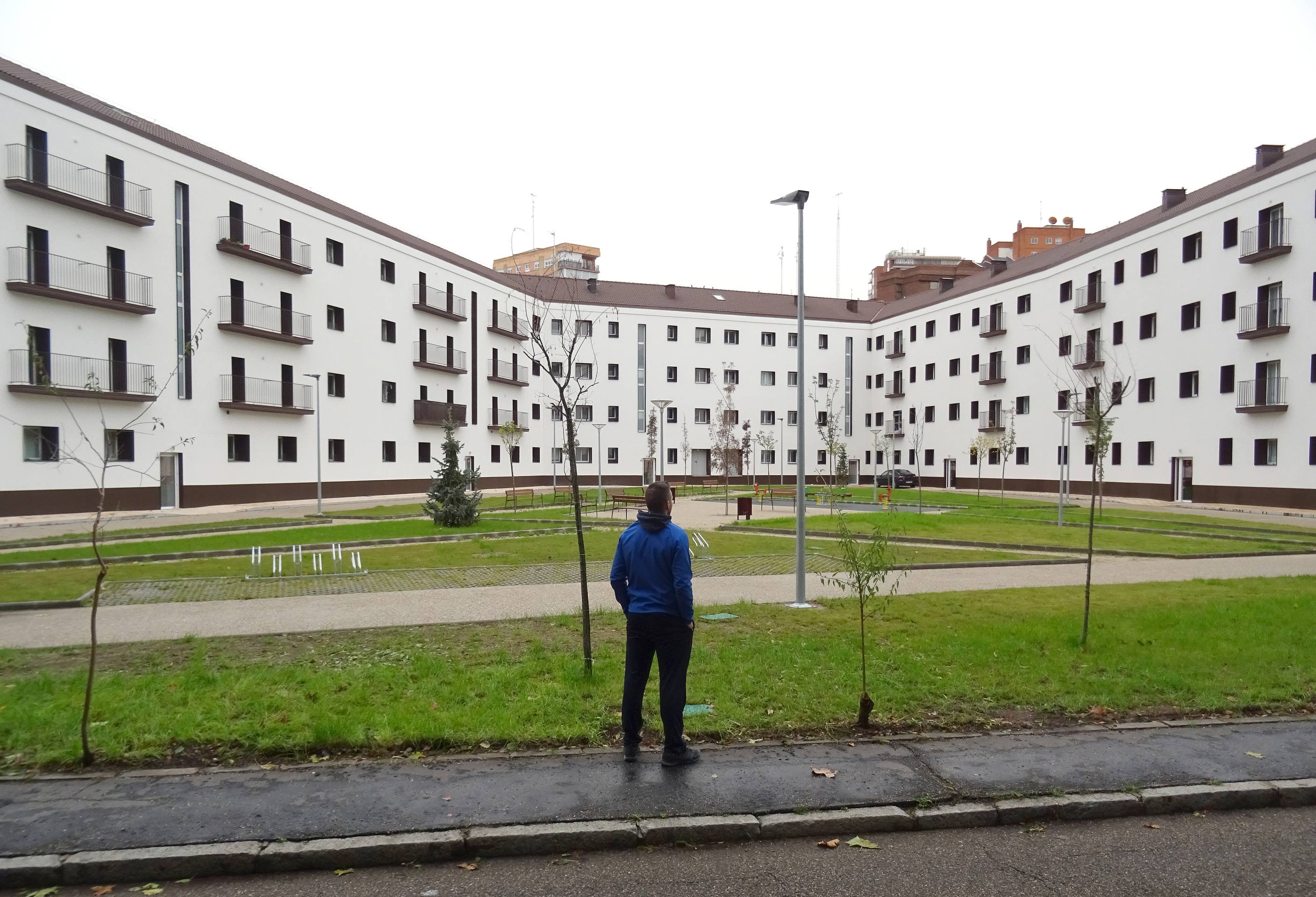 Así luce la nueva Plaza del coronel Manuel López Muñoz sin la valla del antiguo cuartel