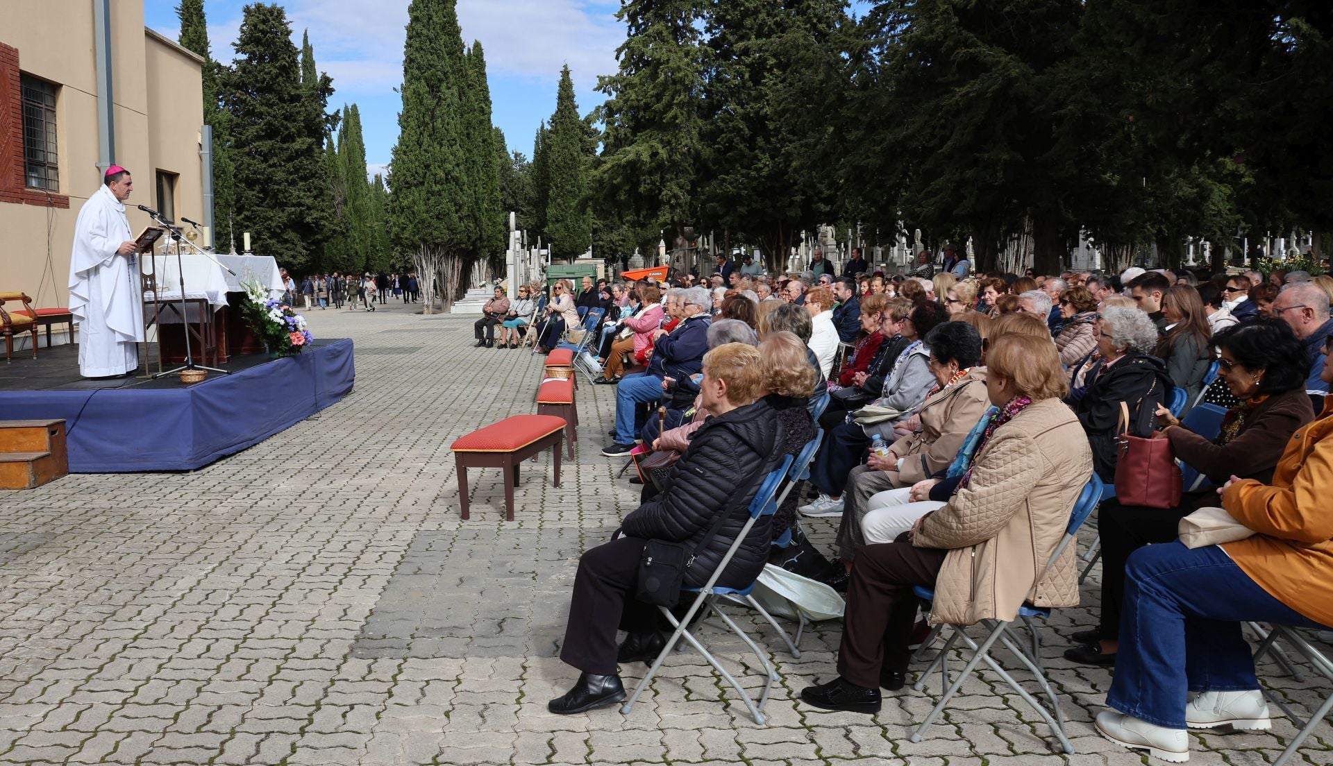 Palencia recuerda a sus difuntos