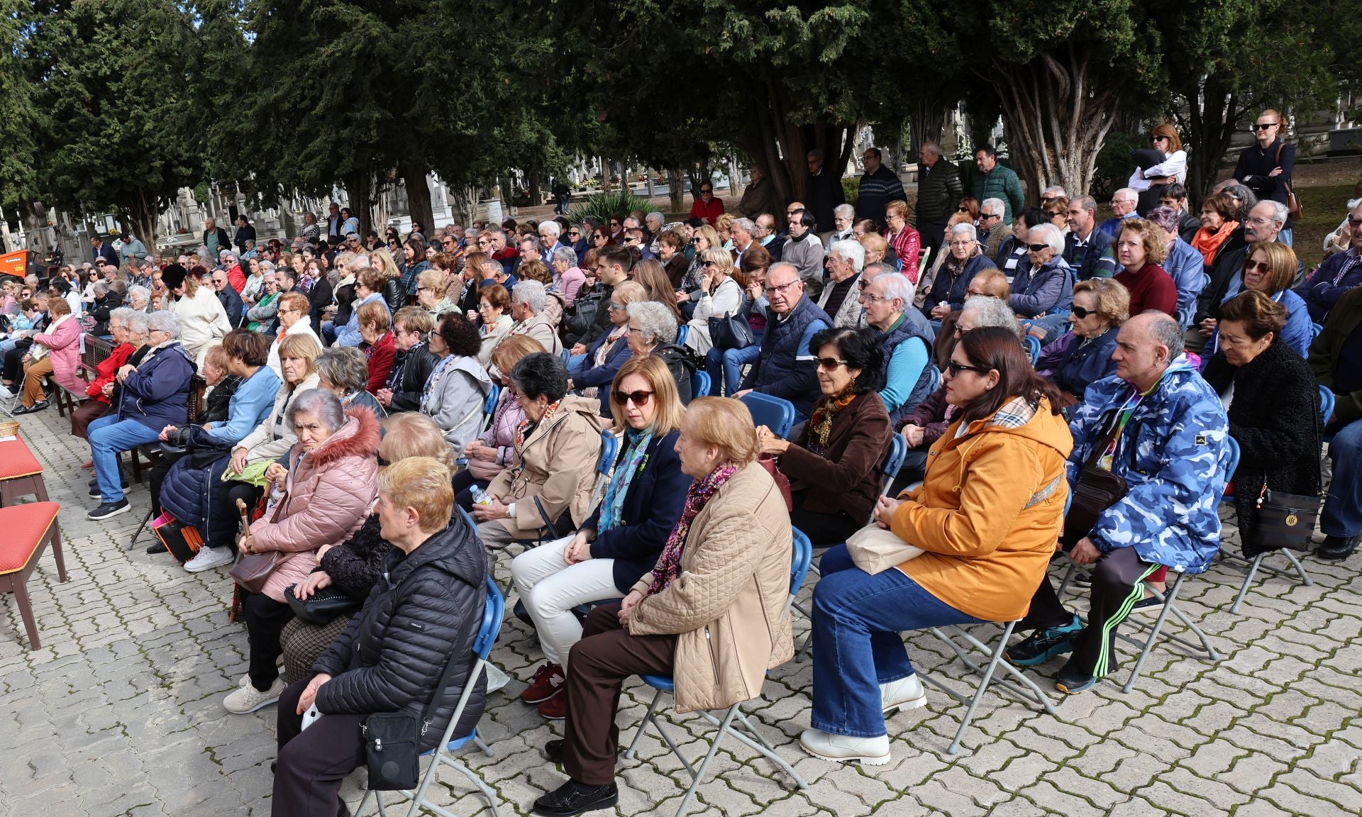 Palencia recuerda a sus difuntos