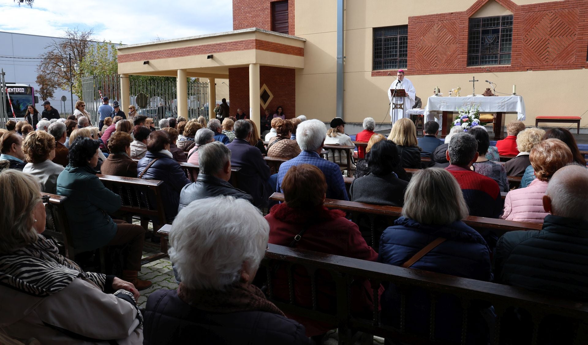 Palencia recuerda a sus difuntos