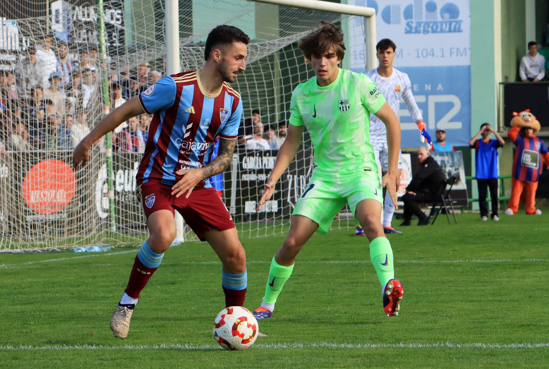 Fotos del empate de la Segoviana ante el Barcelona B