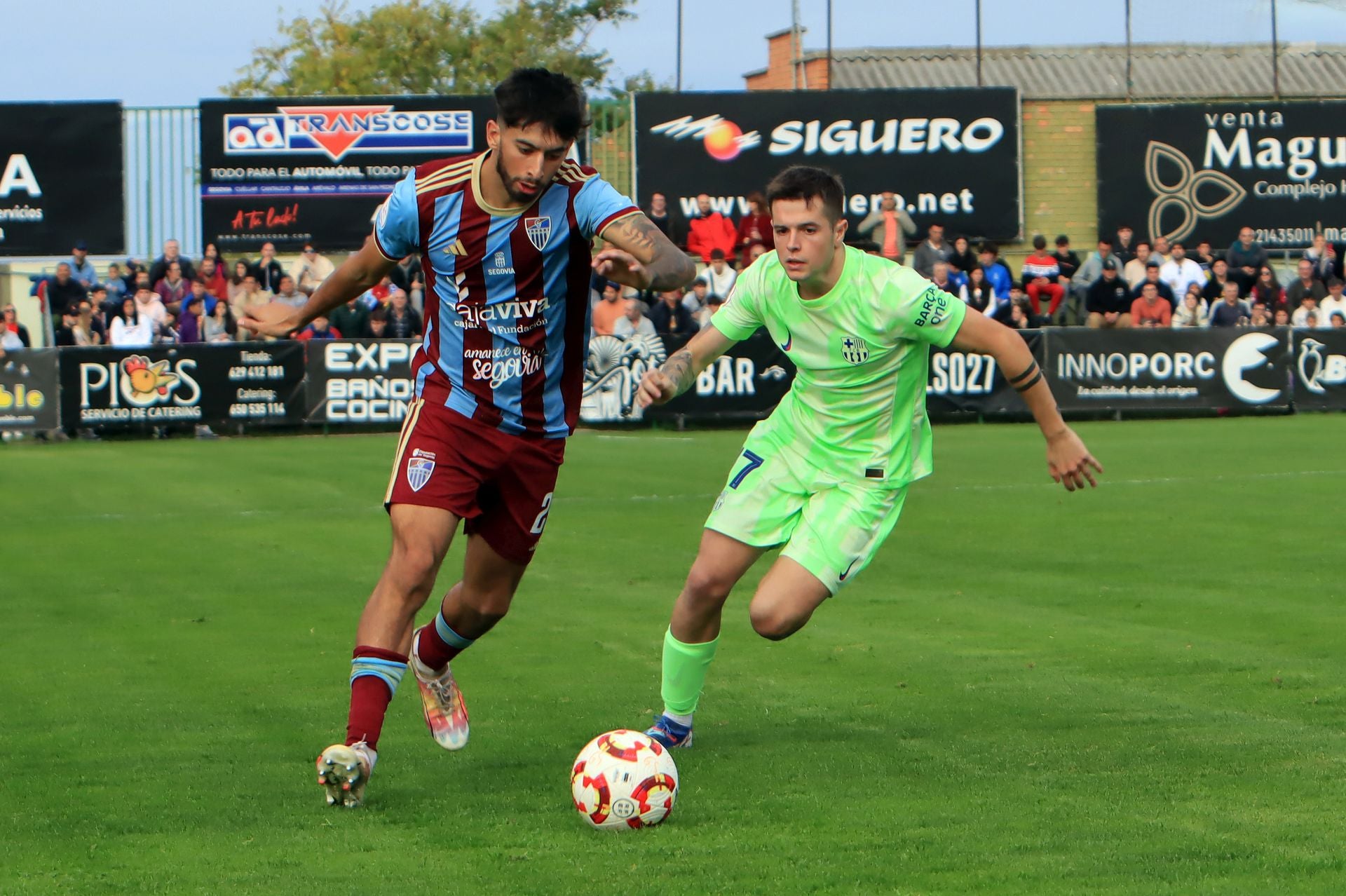 Fotos del empate de la Segoviana ante el Barcelona B