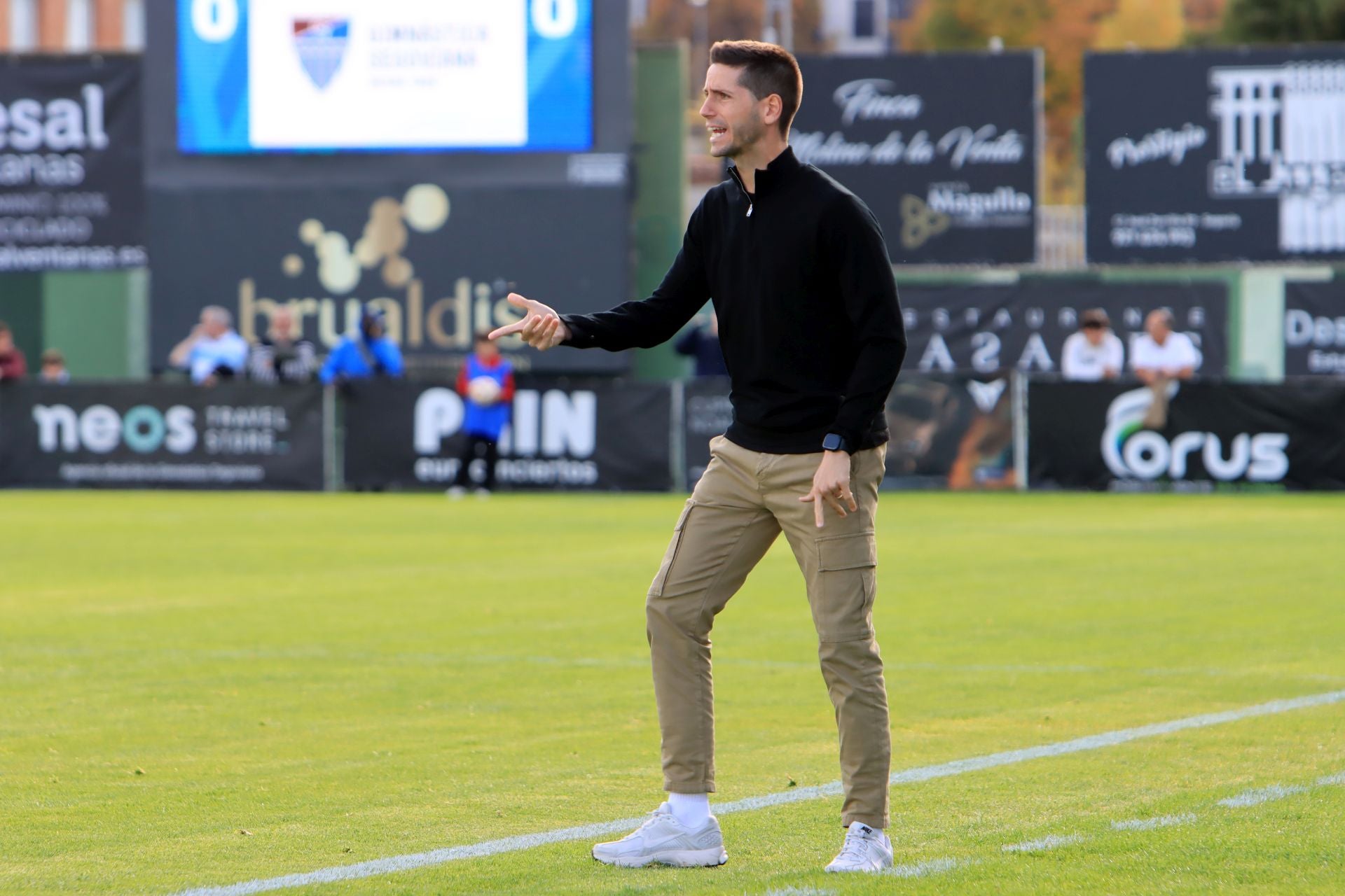 Fotos del empate de la Segoviana ante el Barcelona B