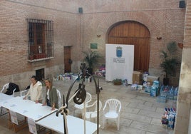 Recogida de alimentos en el Patio del Pozo de Medina del Campo