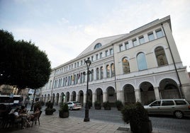 La fachada del Teatro Calderón.